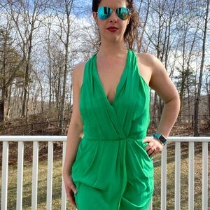 Sexy  Green tulip dress w pockets Greylin L